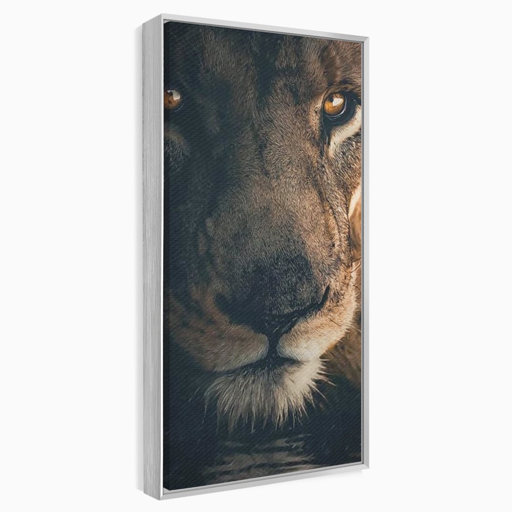 Tablou canvas cu tablou canvas cu prim-plan portret de leu, in rama de aluminiu argintiu